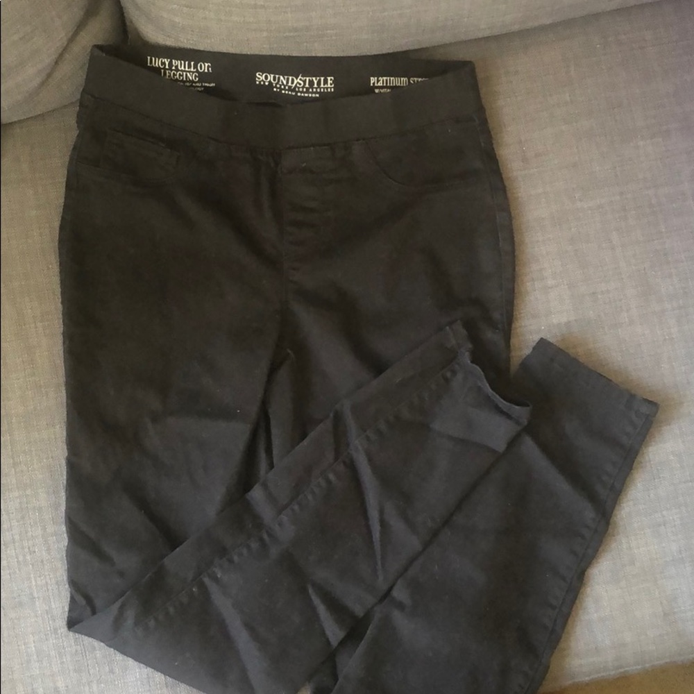 Black pull-on jeggings